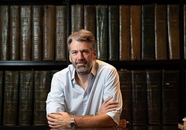 Juan de Oñate: «Los escritores son lo mejor que le puede pasar a la prensa»