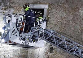 Muere el trabajador rescatado tras el derrumbe de una parte de la Torre dei Conti en Roma