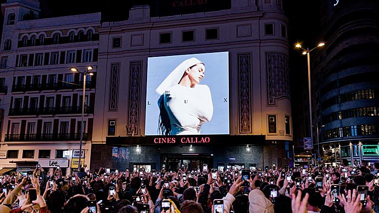 Rosallía, en Callao, en el acto promocional de la polémica en Madrid