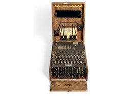 Una rara máquina Enigma alcanza un precio récord de casi medio millón de euros