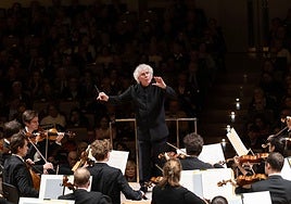 Simon Rattle y la Orquesta de la Radio de Baviera dejan huella en Madrid