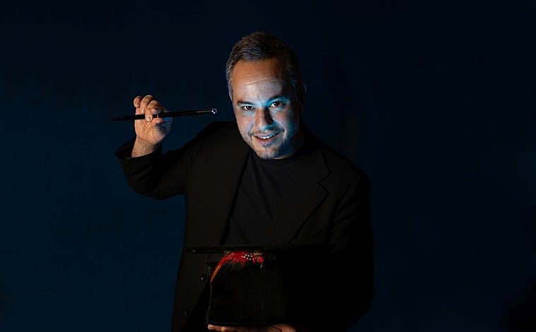 Main image - Three photos of Jorge Blas