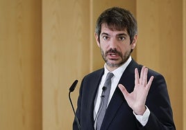 Urtasun: «Es intolerable que haya una ley que obligue a blindar la tauromaquia»