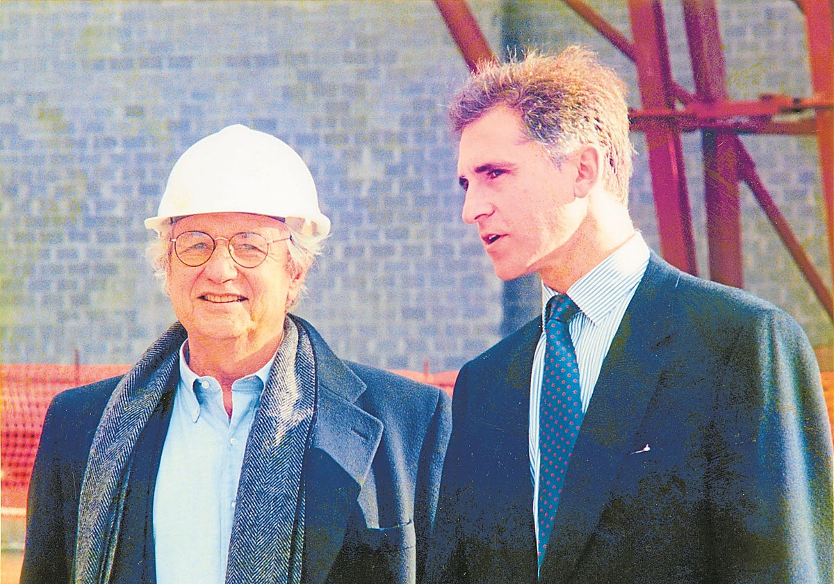 Gehry y Vidarte durante la construcción del Museo Guggehneim Bilbao