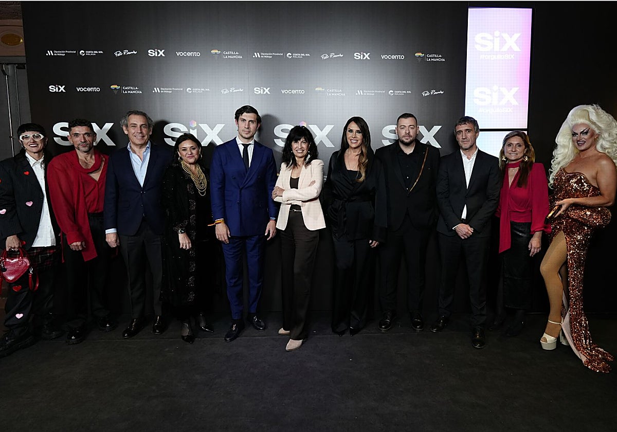 Estupenda Márquez, divulgadora; Jorge Garrido, director ejecutivo de Apoyo Positivo; Manuel Mirat, CEO de Vocento; Margarita del Cid, alcaldesa de Torremolinos; David García Núñez, director de comunicación de FCC; Ana Redondo, ministra de Igualdad; Karla Sofía Gascón, actriz; Iván Gelibter, director de SIX; Fernando Belzunce, director editorial de Vocento; Ana Delgado, directora general de ABC; y Pink Chadora, artista drag.