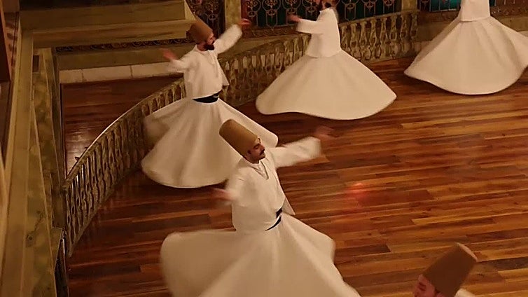 Danza Seb-i Arus en el teatro Yenikapi Mevlevihane