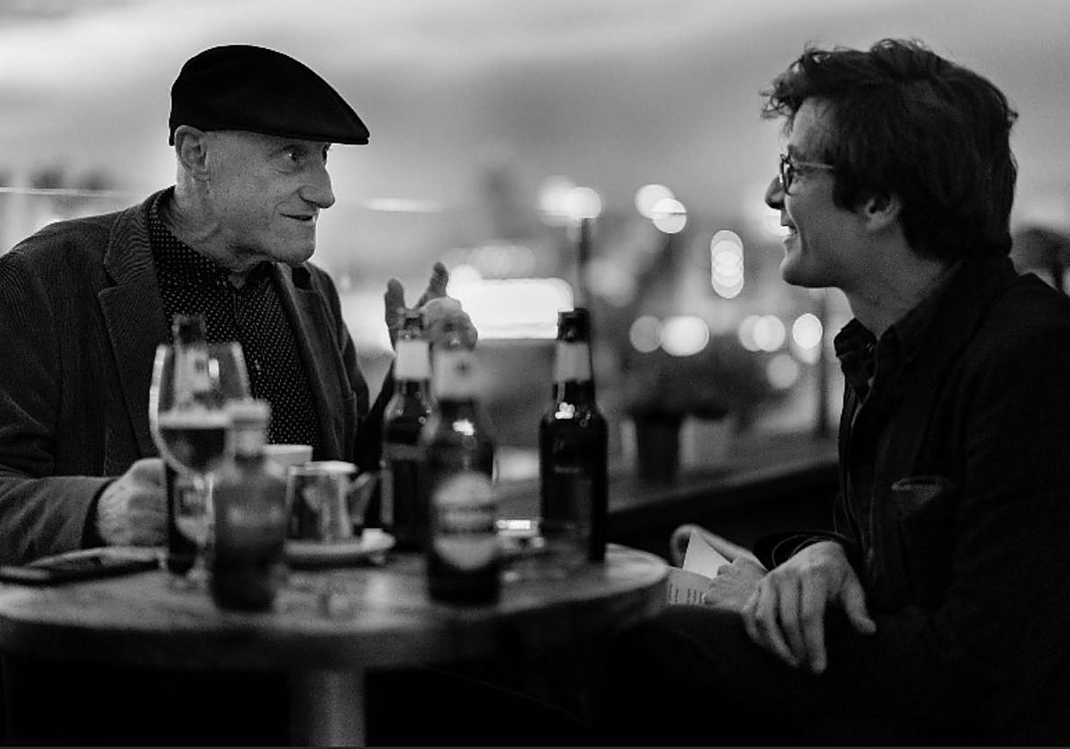 Jorge Martínez con Alfonso J. Ussía