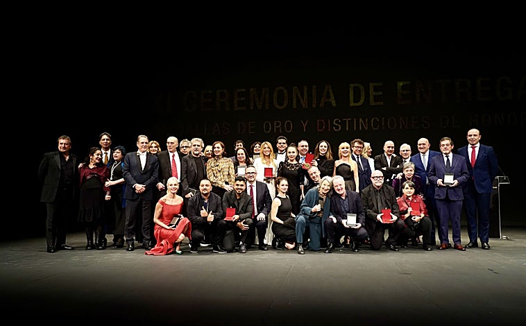 Main image - Family photo of the winners, Carlos Hipólito and Belén Rueda