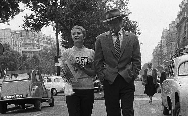 Imagen principal - Tres fotogramas del clásico de Godard que se emparejan con las tres instantáneas anteriores de 'Nouvelle Vague'. Aquí, Jean Seberg y Jean-Paul Belmondo en su mejor momento, en 1959. 'Al final de la escapada' se estrenaría en marzo de 1960