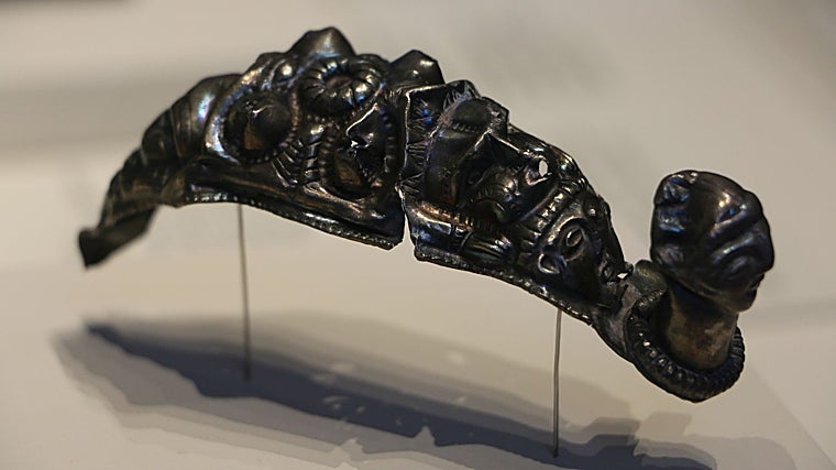 Fíbula de Hércules do tesouro de Dribes.