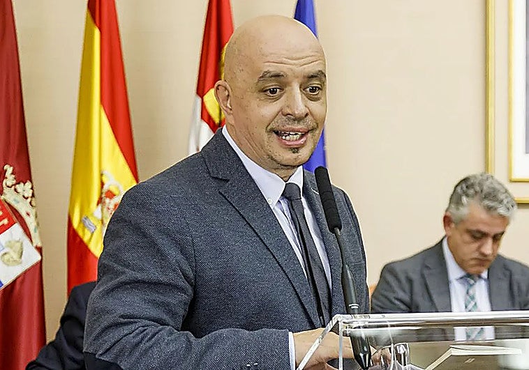 'Entre las criaturas y las cosas', de Juan Antonio González Iglesias: la aventura cotidiana de la belleza