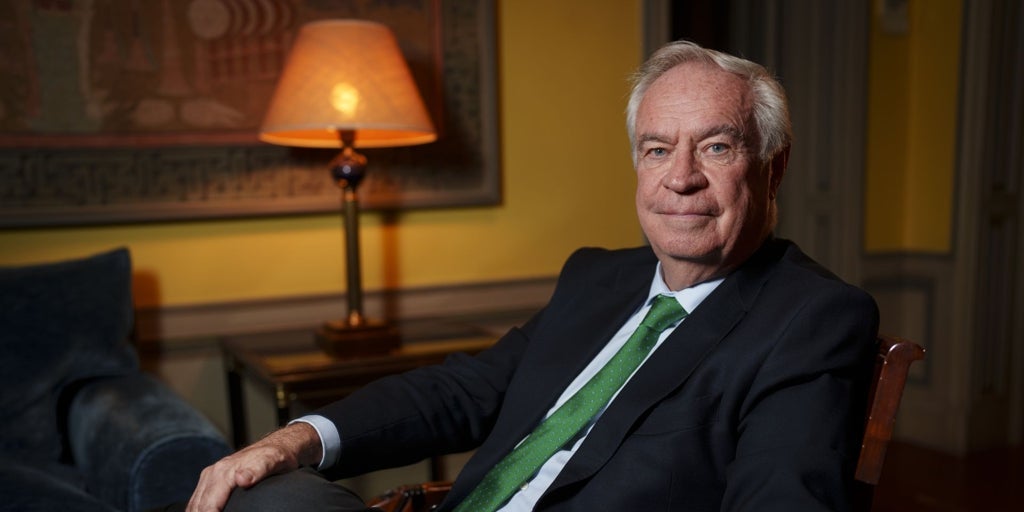 Charles Powell: «Los cambios de política exterior deben ser pactados y explicados»