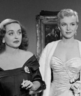 Imagen secundaria 2 - Arriba, Ryan Gosling con Emma Stone en 'La La Land'; abajo, Kate Winslet en 'Titanic'. En la última imagen, Bette Davis y Marilyn Monroe en 'Eva al desnudo'