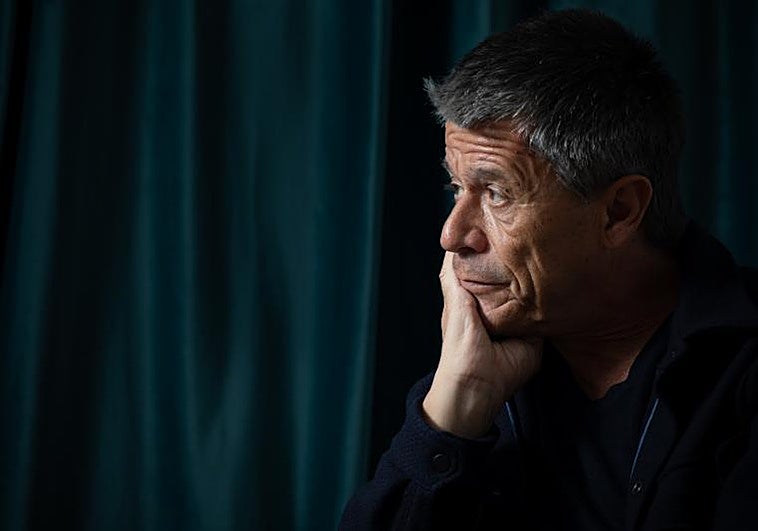 'Koljós', de Emmanuel Carrère: rusos que no bailaron al son de las balalaikas en Montmartre