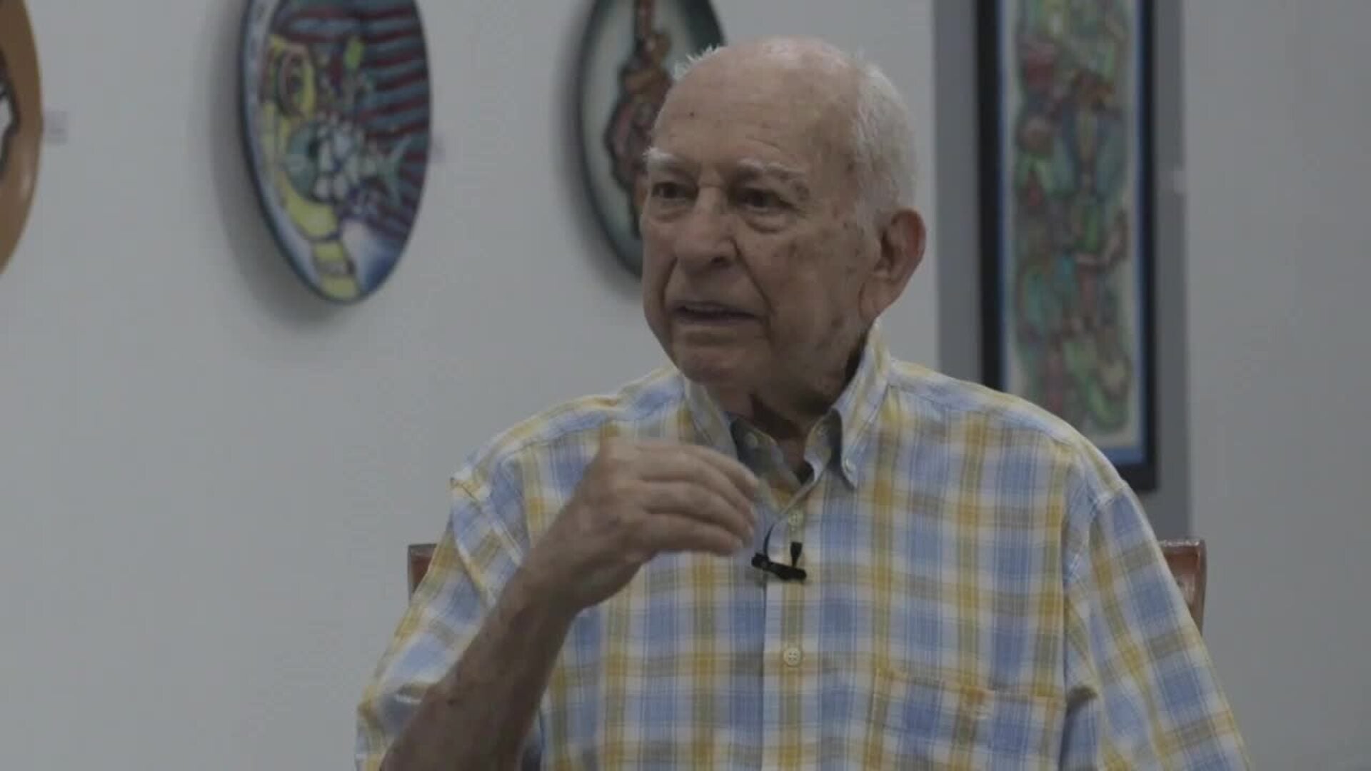 El artista cubano Alfredo Sosabravo celebra una vida defendiendo la alegría y el color