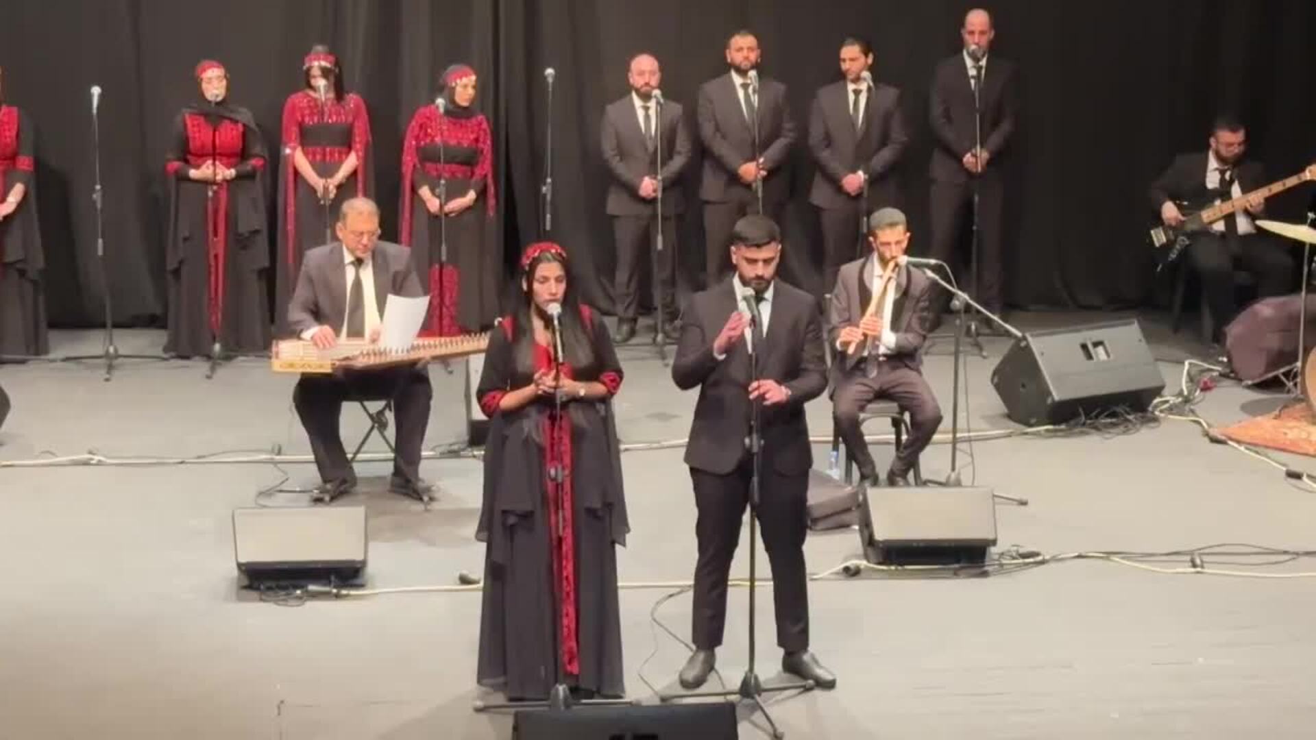 La banda Al Aqsa Lovers actúa en Beirut con motivo del Día Internacional de Solidaridad con el Pueblo Palestino