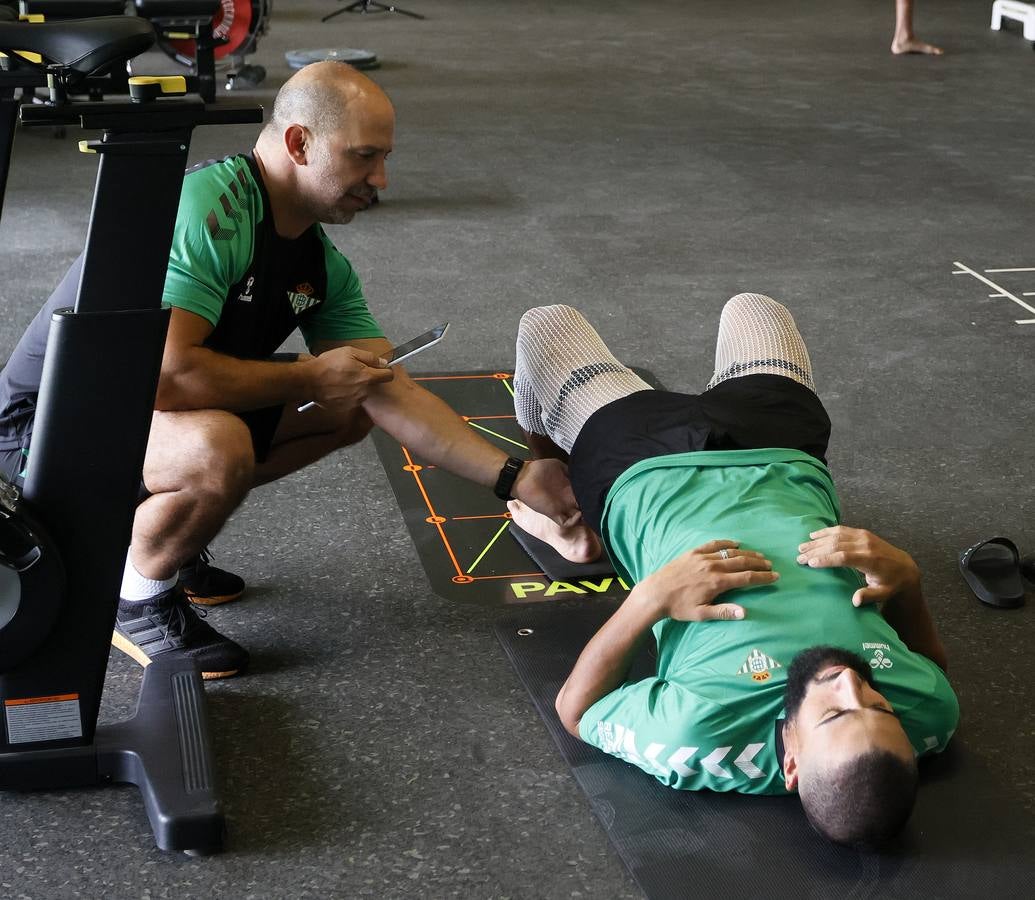 Reconocimiento médico a los jugadores del Betis