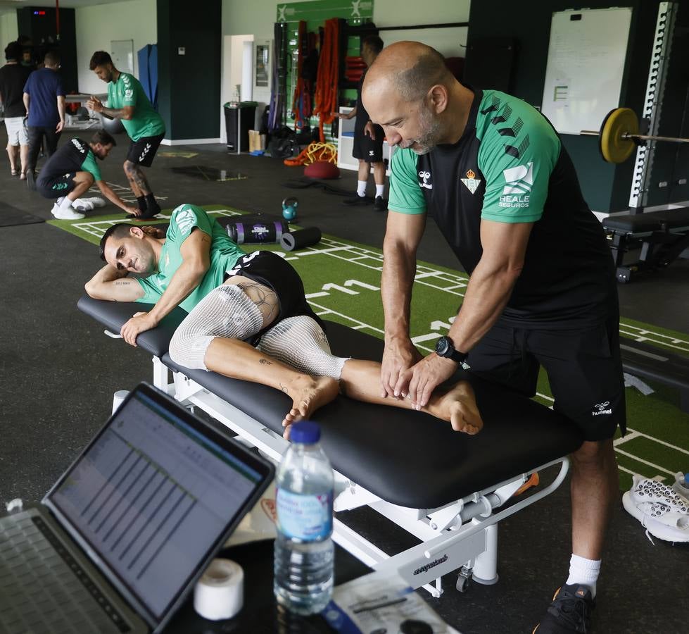 Reconocimiento médico a los jugadores del Betis