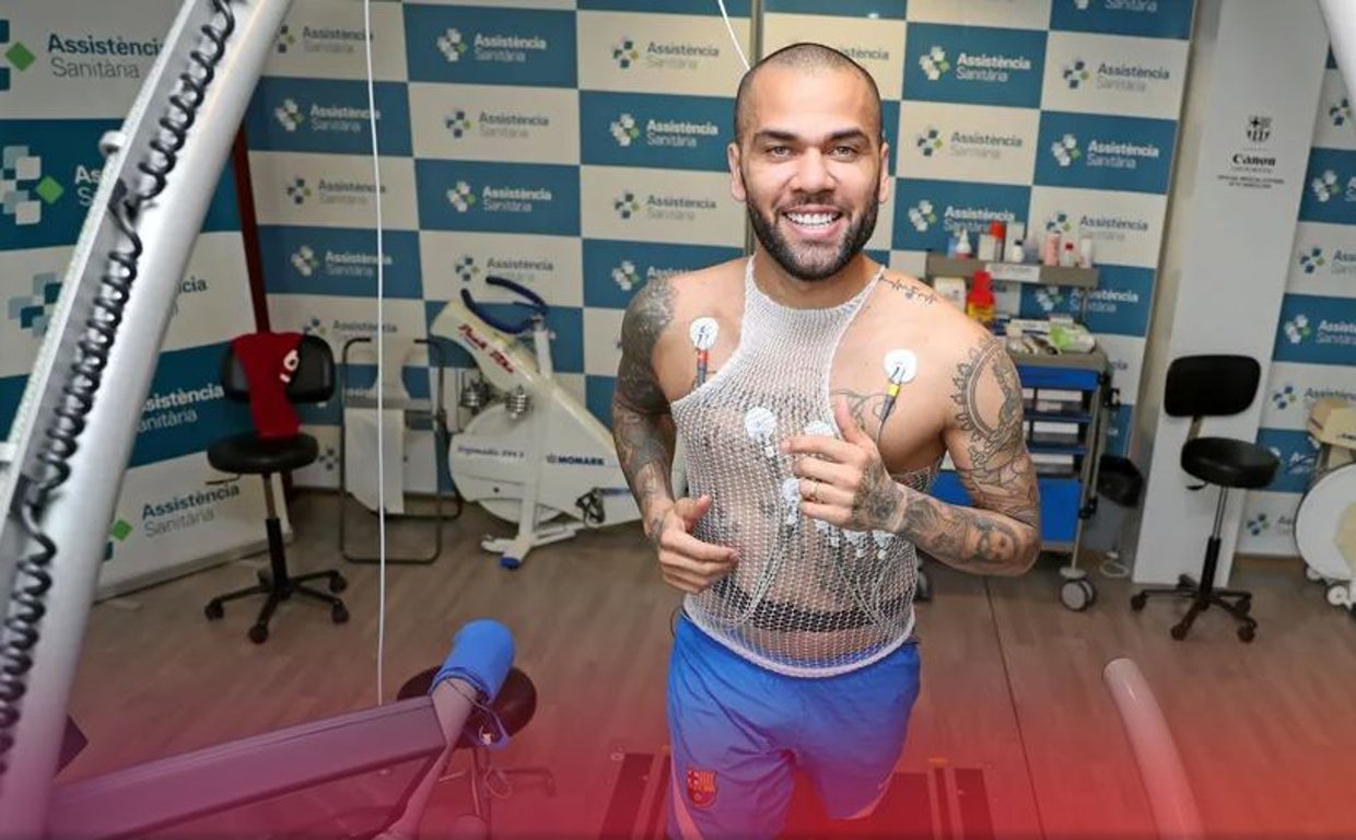Dani Alves se somete a las pruebas físicas el pasado mes de enero al llegar al Barcelona