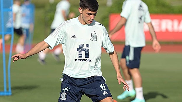 Imagen antes - El cambio físico de Pedri