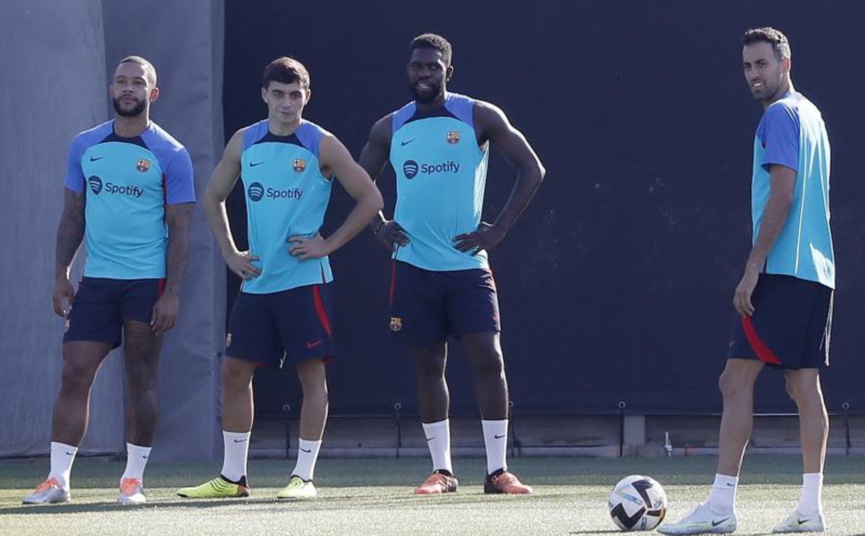 Pedri en los entrenamientos con el equipo