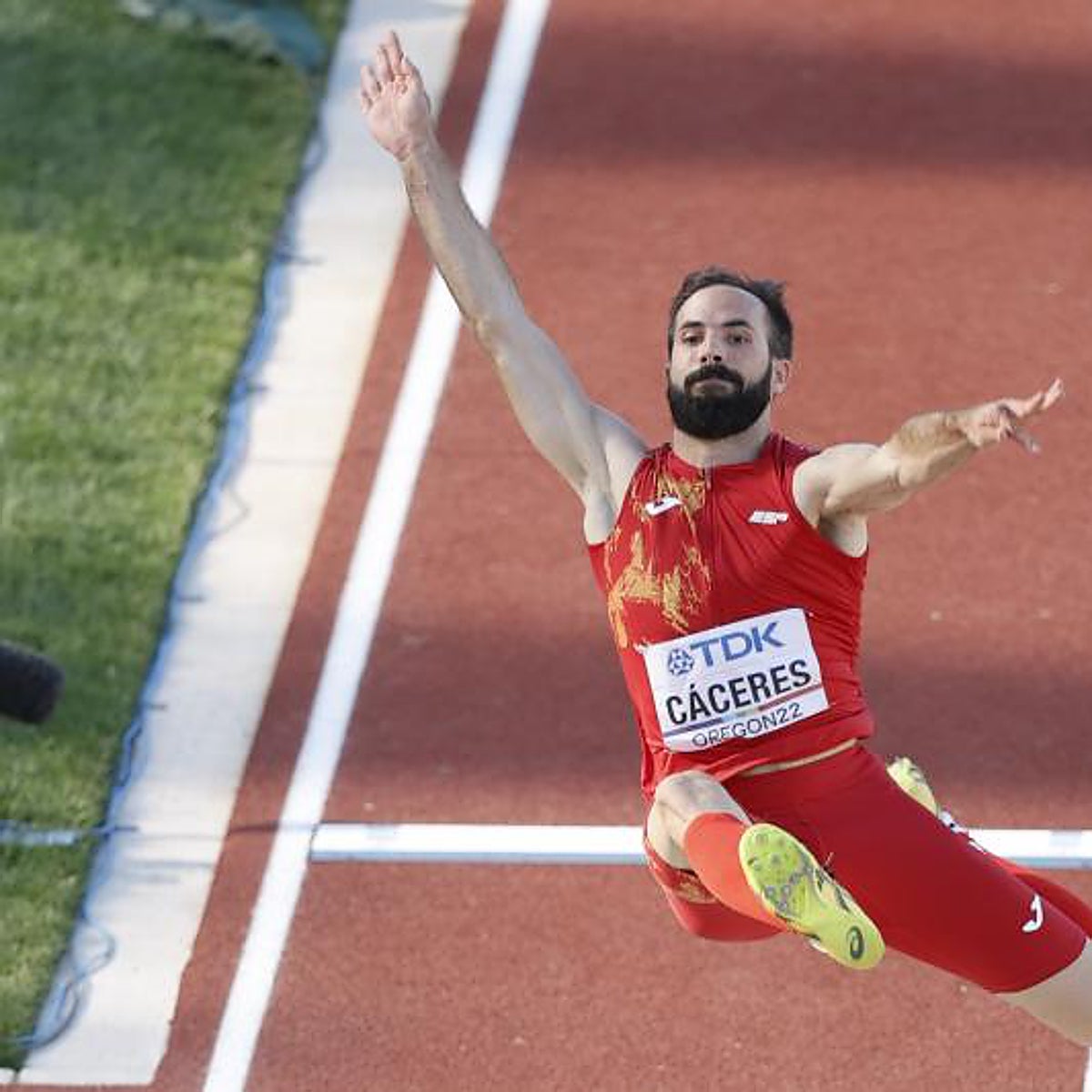 Eusebio Cáceres se gana otra final: «Cuando salí de las lesiones no me acordaba de saltar»
