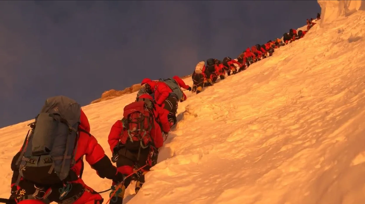 El K2, convertido en atracción turística: casi la mitad de ascensos en un día que en toda la historia
