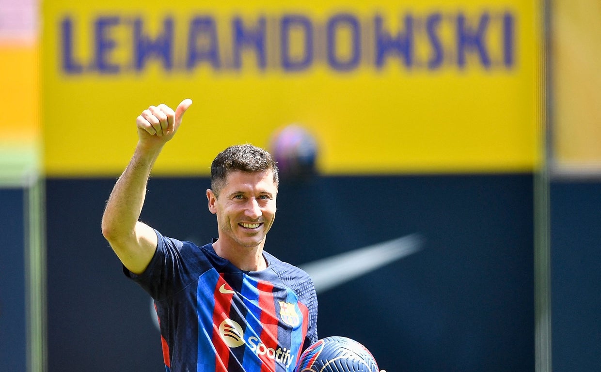 Lewandowski, durante su presentación como jugador del barcelona