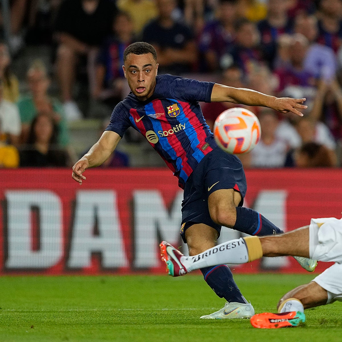 Xavi sentencia a Sergiño Dest