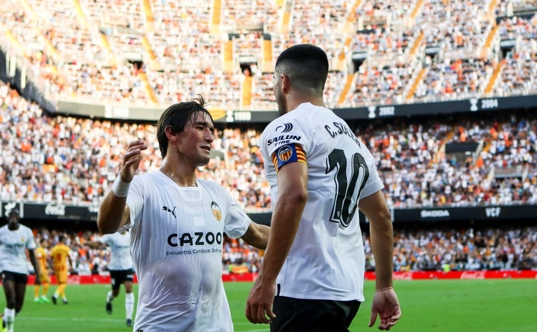 El Valencia sufre, pero vence al Girona en su debut liguero