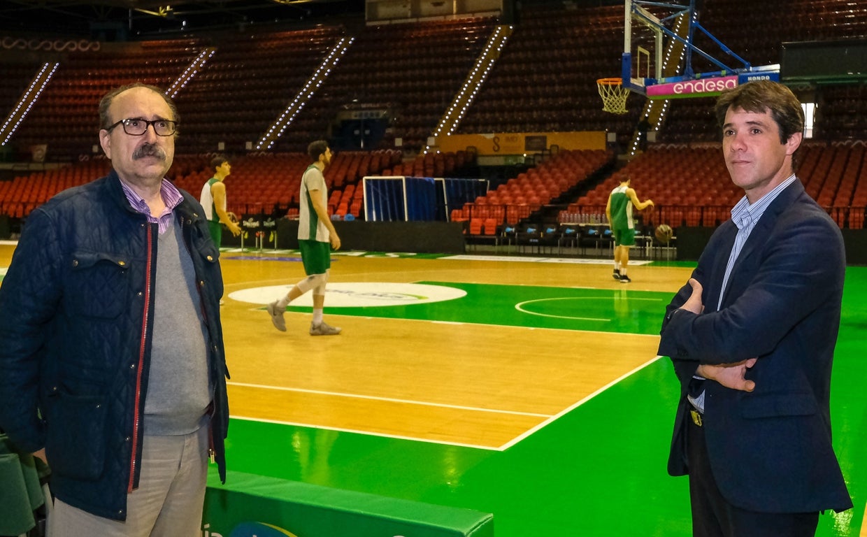 Manuel Nieto, gerente del IMD, y David Guevara, delegado de Transición Ecológica y Deportes del Ayuntamiento