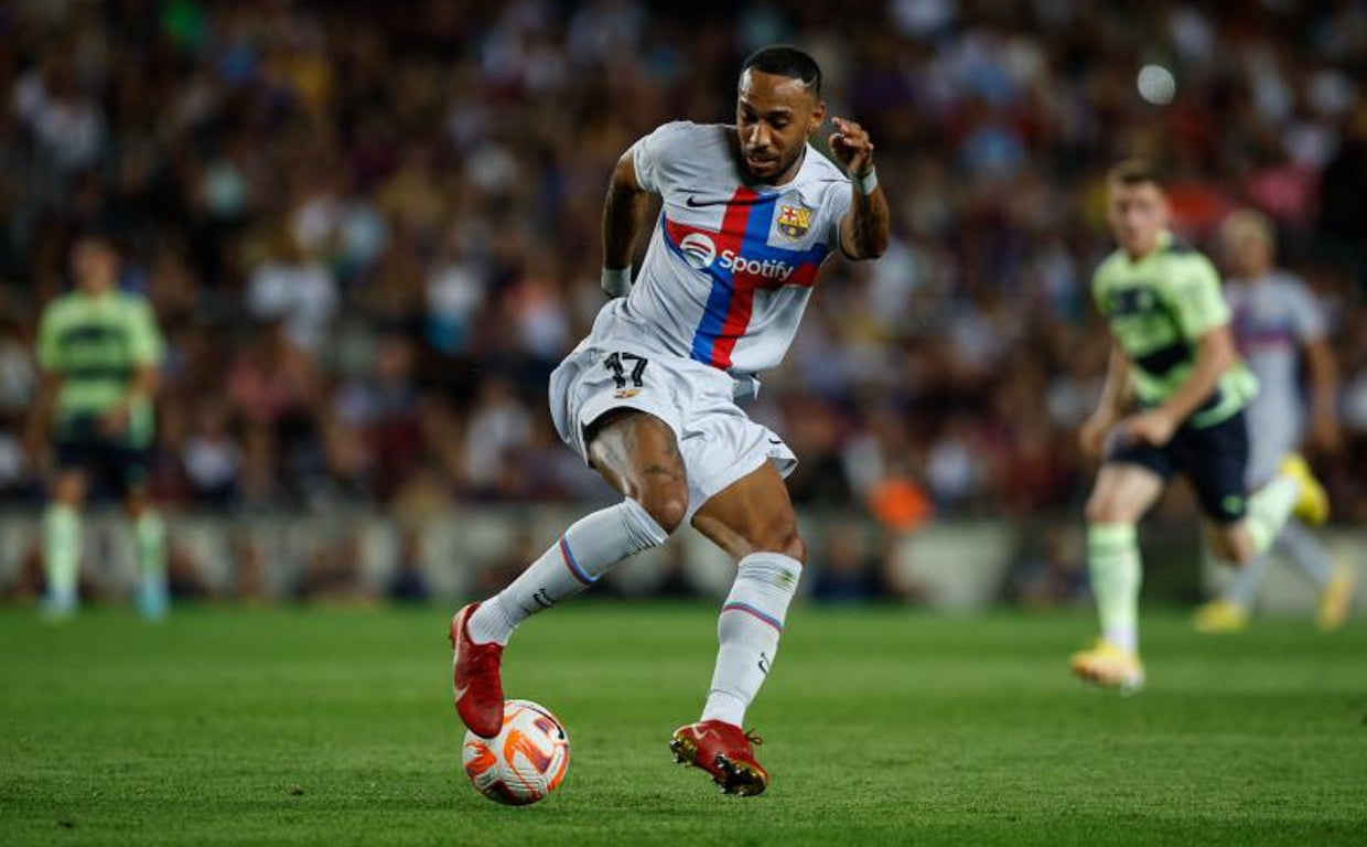 A Aubameyang le rompieron la mandíbula durante el atraco en su casa