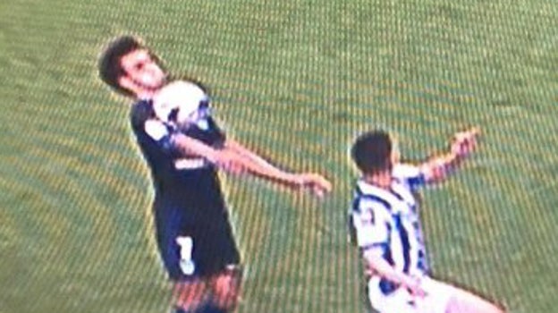 El control de Joao tras el pase de Marcos Llorente