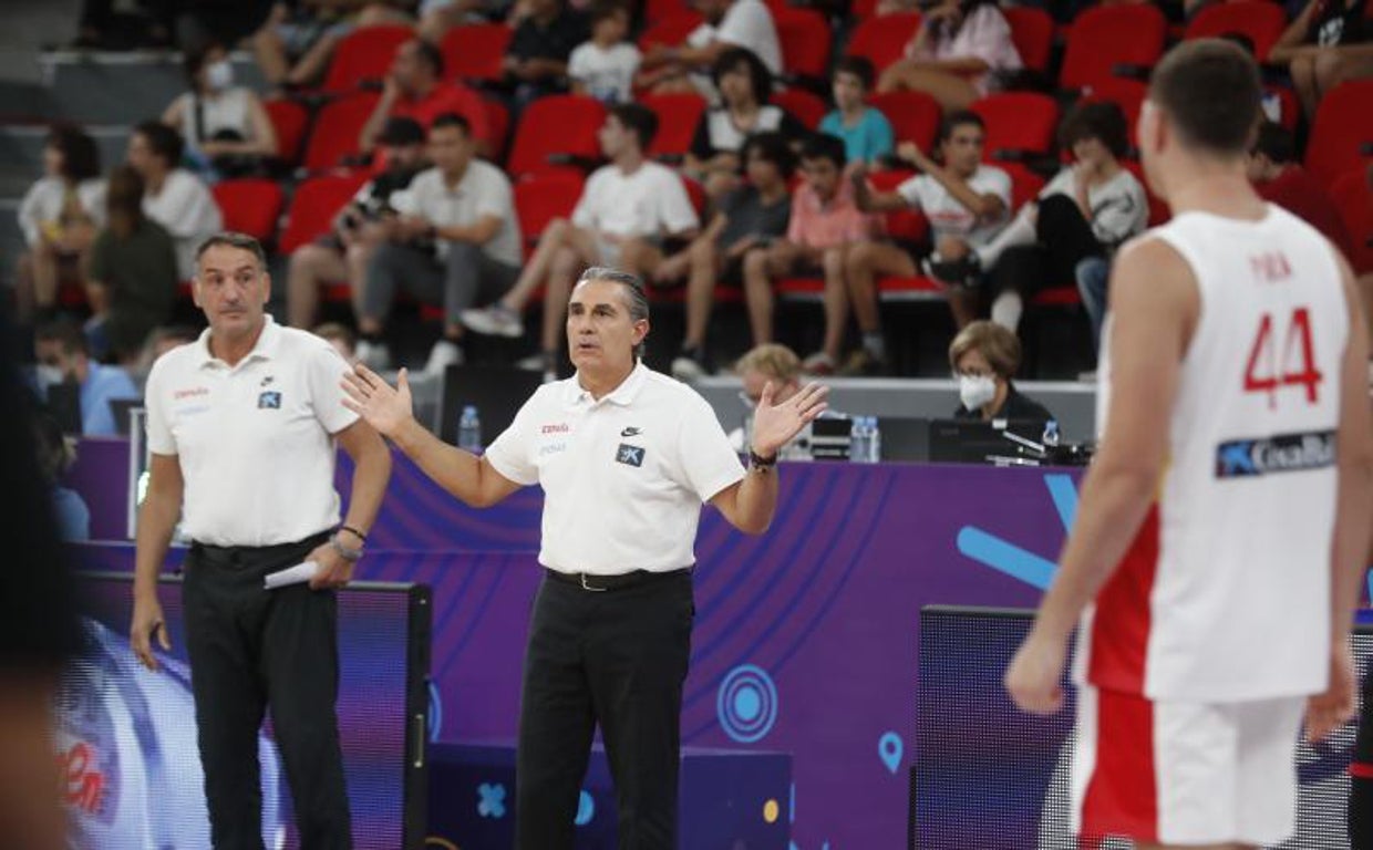 Scariolo durante un partido de eurobasket