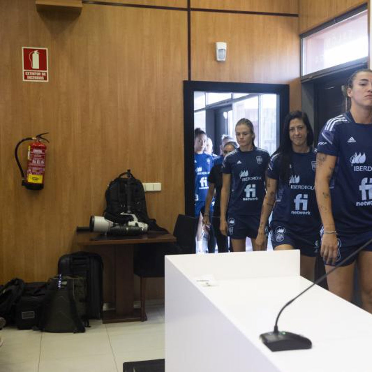 Retrato de un avispero: los lastres del fútbol femenino