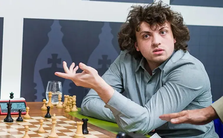 Niemann demanda a Carlsen y a Chess.com y reclama cientos de millones de dólares