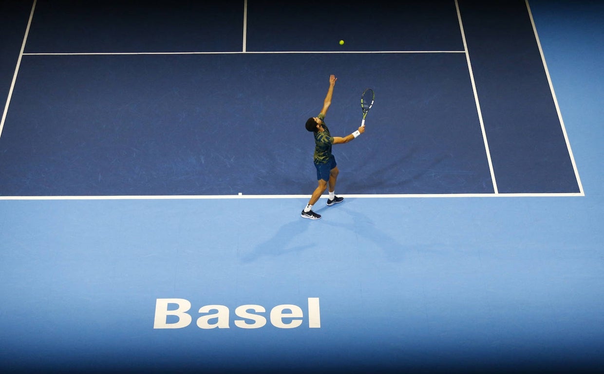 Alcaraz se apaga ante Aliassime