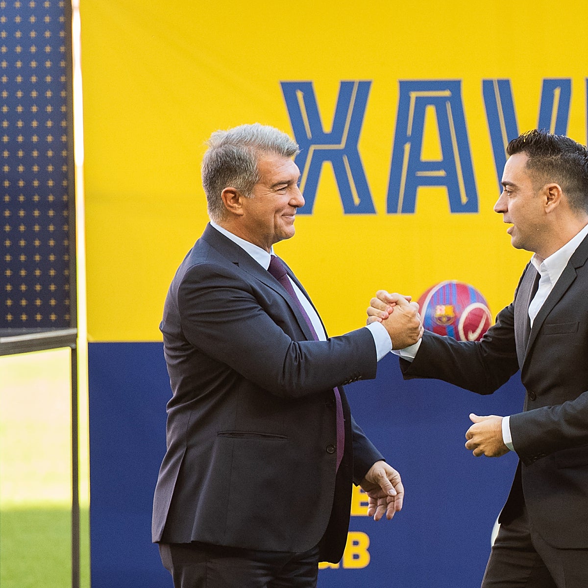 O Xavi o Laporta: el Barça son dos familias y no funciona ninguna