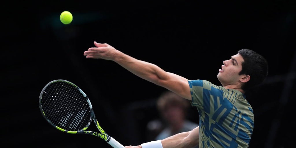 alcaraz abandona ante rune en el masters de tenis paris bercy por una