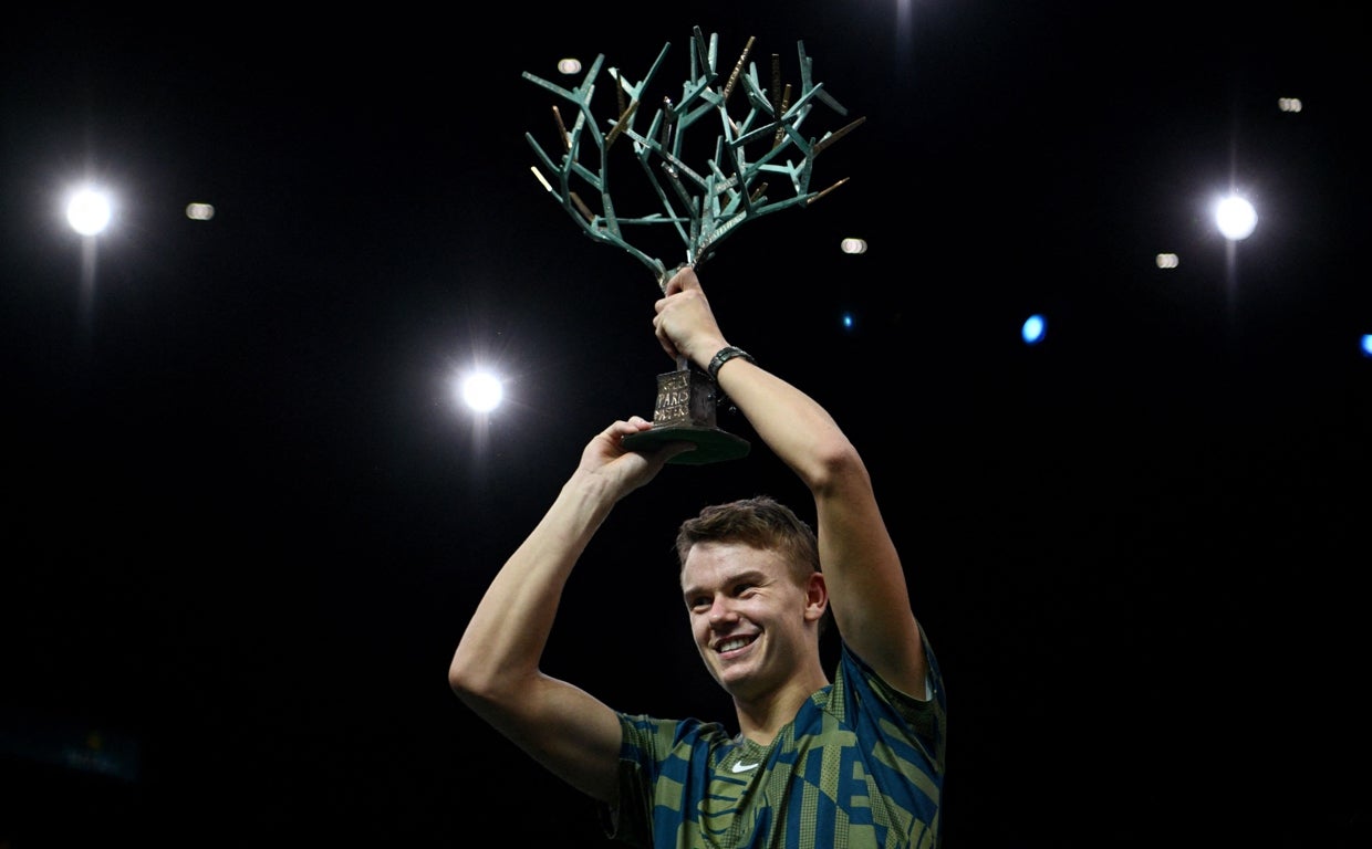 Rune, con el trofeo de París-Bercy