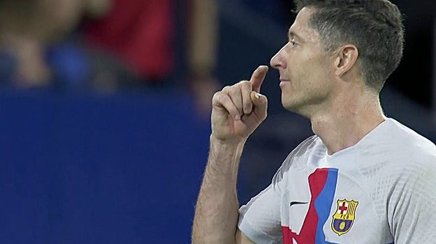 imagen del gesto de Lewandowski