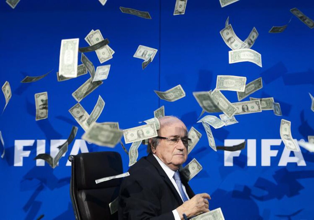 Blatter vuelve a señalar a Sarkozy como responsable de que el Mundial se  dispute en Qatar