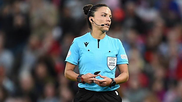 Qatar 2022, el primer Mundial con árbitras: una de Francia, otra de Japón y también de Ruanda
