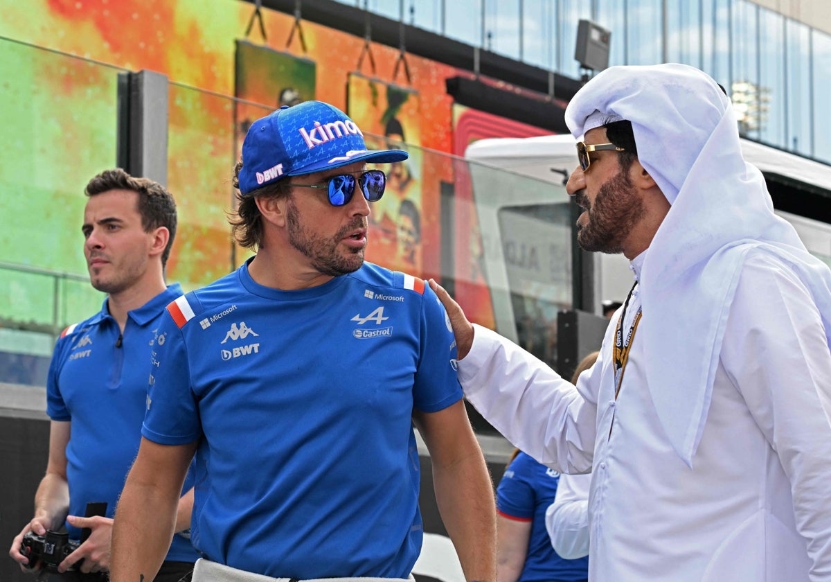 Alonso, con el presidente de la FIA, Mohammed Ben Sulayem