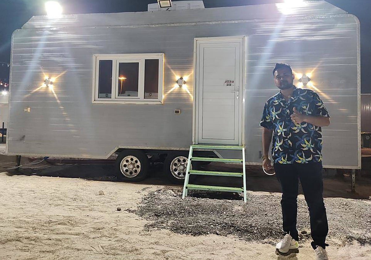 Luna de miel en el descampado: las atípicas noches de los hinchas en Qatar 2022