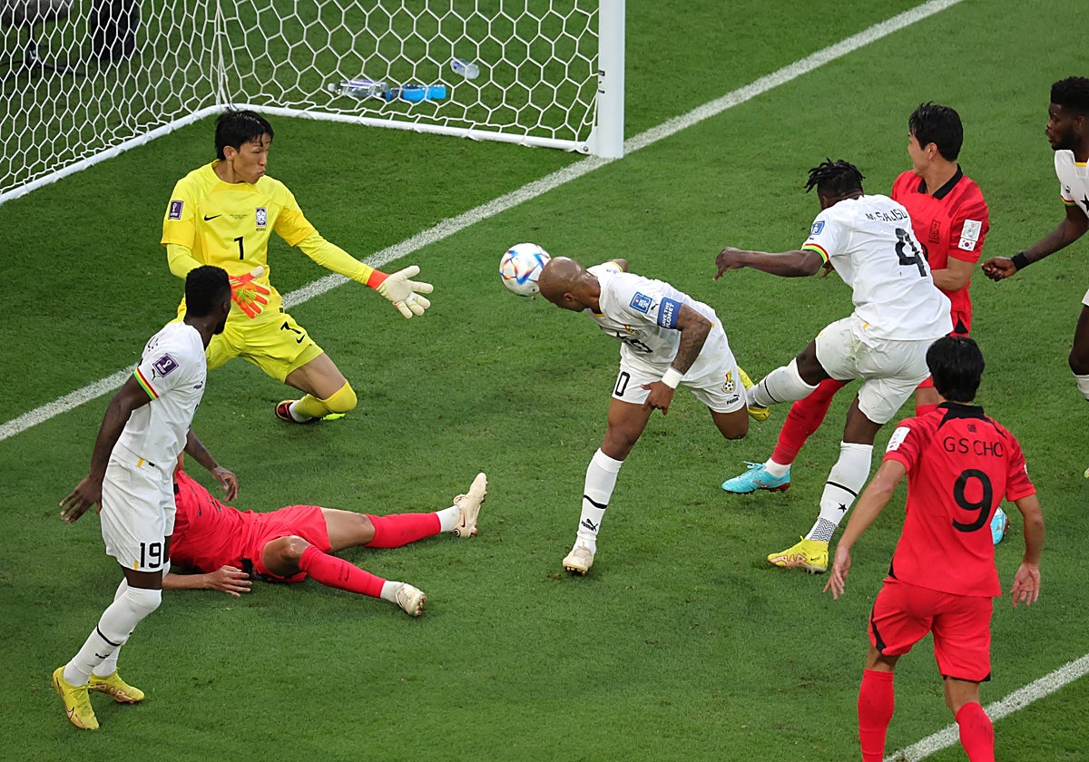 Ayew abriendo el marcador de cabeza