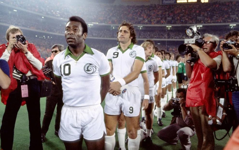 Pelé colgó las botas tras jugar la liga de Estados Unidos con el Cosmos 