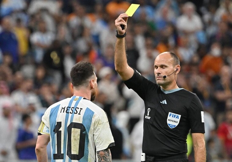 Mateu Lahoz abandona el Mundial tras su polémica actuación en el Países Bajos - Argentina