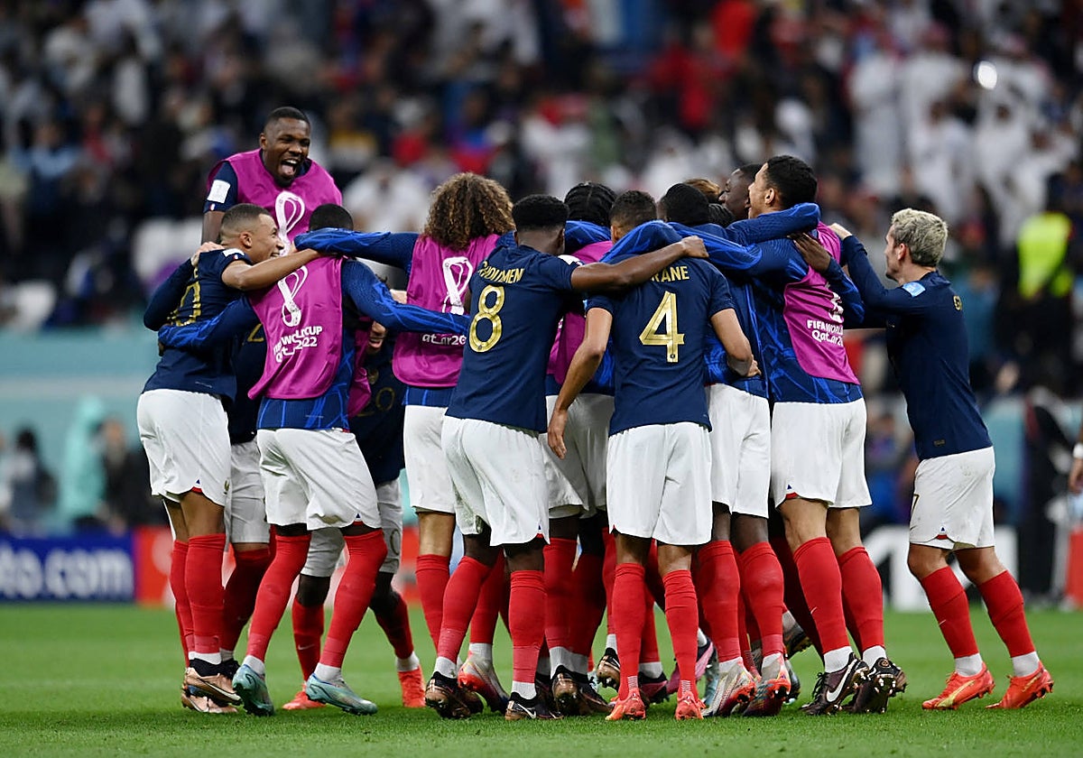 Los jugadores de Francia celebrando el pase a la final del Mundial