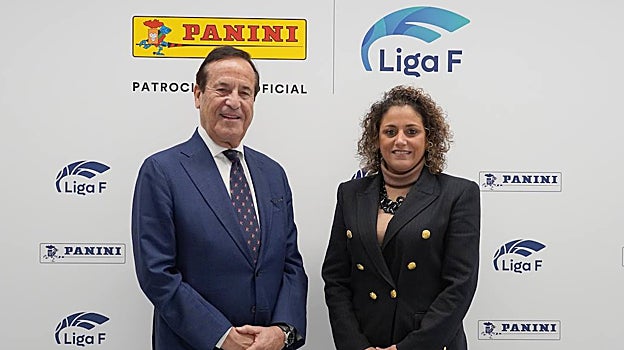 Lluís Torrent, director general de PANINI, y Beatriz Álvarez, presidenta de la Liga F